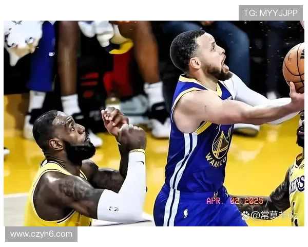 勇士迎战湖人季前赛精彩集锦 汤普森手感火热詹姆斯关键时刻发威